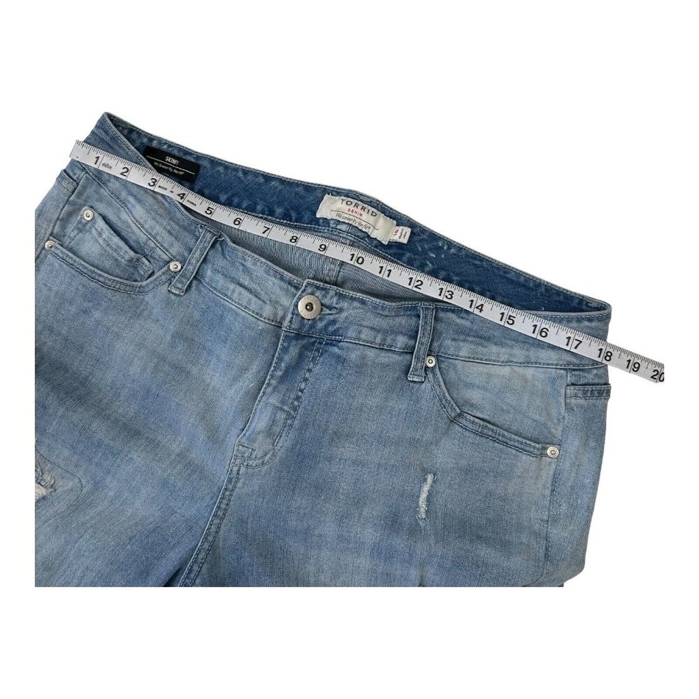 Torrid Denim Crop Skinny Jeans Womens 18 Blue Light Wash Patched Distressed - Picture 4 of 15